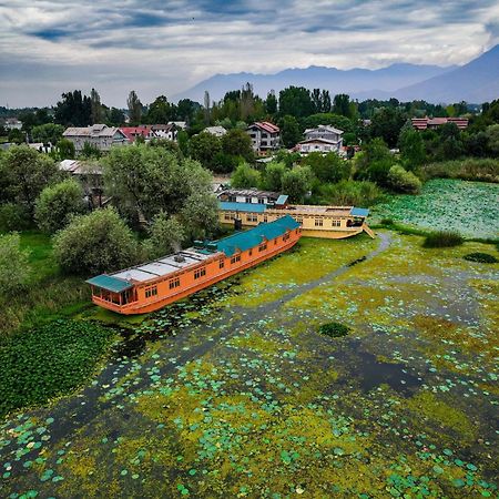 Kings Houseboats Hotel Srinagar  Bagian luar foto