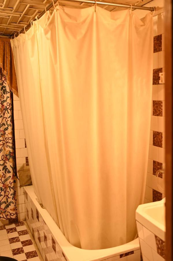 Kings Houseboats Hotel Srinagar  Bagian luar foto