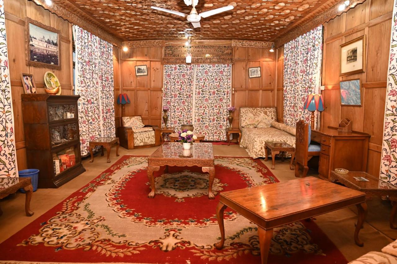 Kings Houseboats Hotel Srinagar  Bagian luar foto