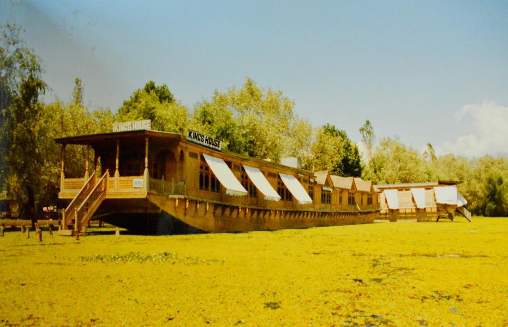 Kings Houseboats Hotel Srinagar  Bagian luar foto